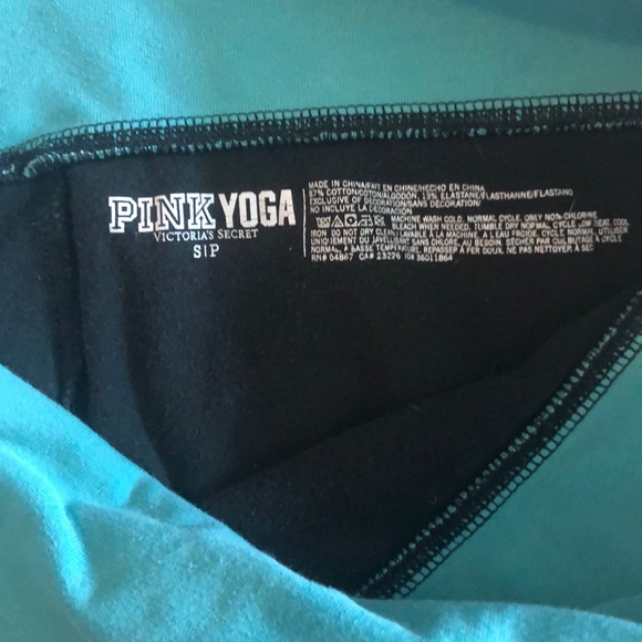Victoria’s Secret PINK YOGA capris - Picture 4 of 4